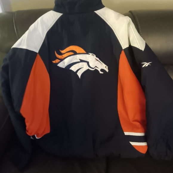 Denver Broncos pullover coat - Picture 3 of 4